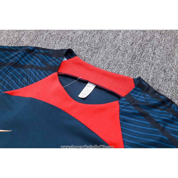 Tracksuit
 Paris Saint-Germain 2023-2024 Short Sleeve
 Blue
 - Shorts
